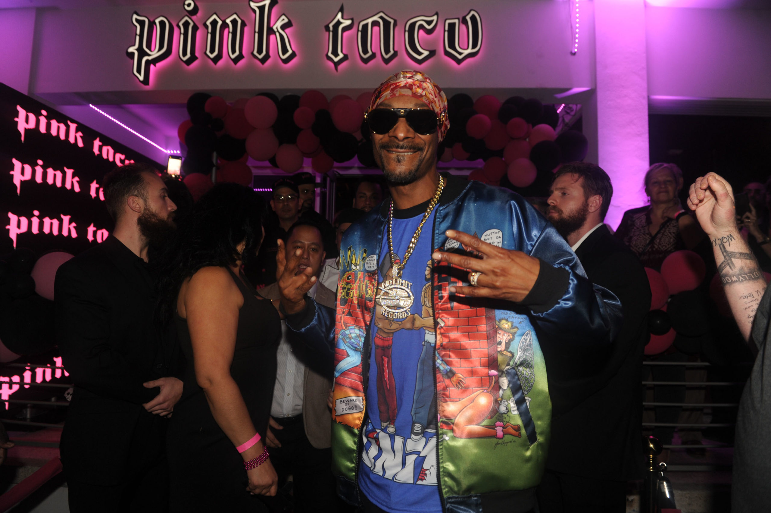 Snoop Dogg at pink taco